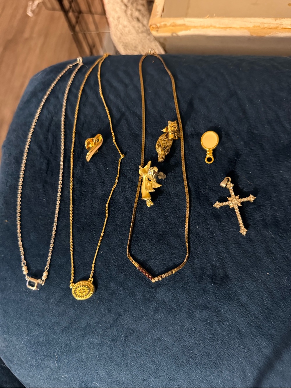 Vintage Avon jewlery lot